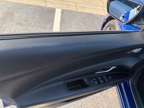 Used 2022 Hyundai Elantra SEL image 11