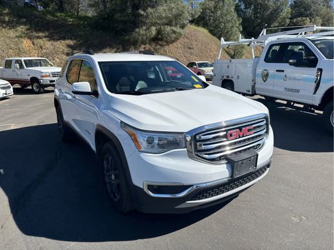 Used 2019 GMC Acadia SLT image 3