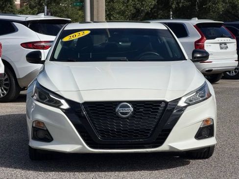 Used 2022 Nissan Altima 2.5 SR w/ Midnight Edition Package FWD image 2