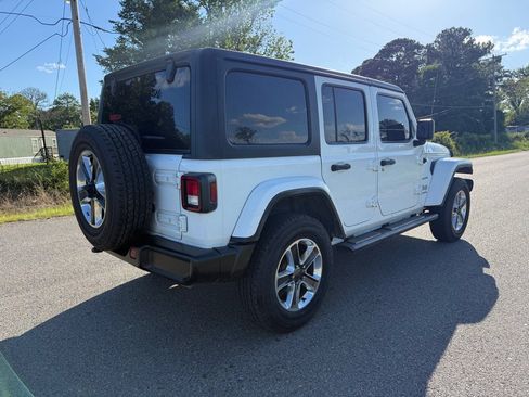 Used 2021 Jeep Wrangler Unlimited Sahara AWD/4WD image 3