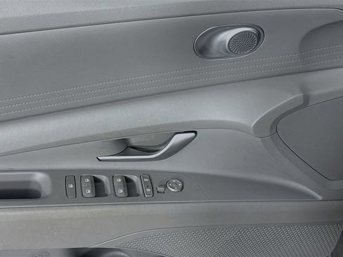 Used 2023 Hyundai Elantra SEL FWD image 17
