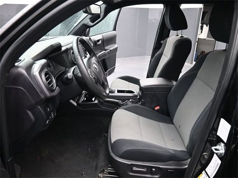 Used 2023 Toyota Tacoma TRD Off-Road w/ Technology Package image 13