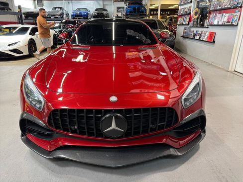 Used 2018 Mercedes-Benz AMG GT S image 2