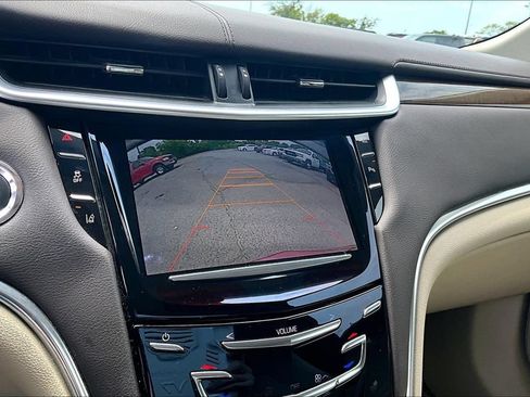 Used 2013 Cadillac XTS Luxury w/ Driver Awareness Package FWD image 21