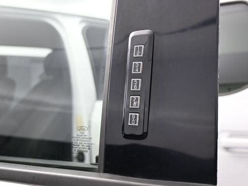 Used 2018 Ford F150 XLT w/ Equipment Group 302A Luxury AWD/4WD image 30