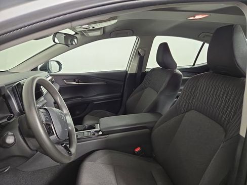 Used 2025 Toyota Camry LE FWD image 13