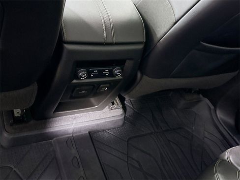 Used 2020 Chevrolet Traverse Premier image 20