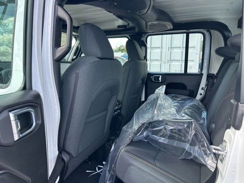 New 2026 Jeep Gladiator Sport AWD/4WD image 31