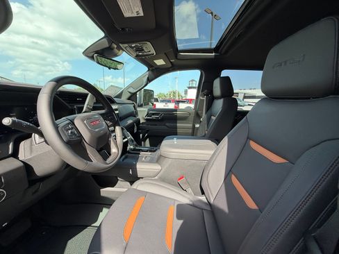 New 2026 GMC Sierra 2500 AT4 w/ AT4 Premium Plus Package AWD/4WD image 4