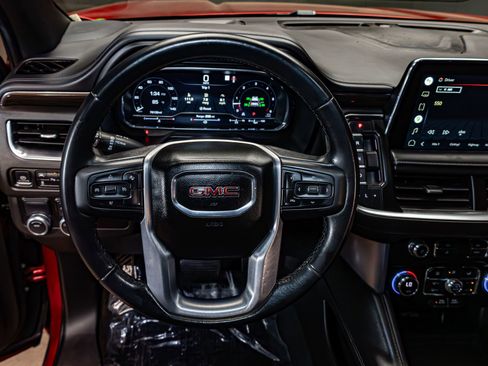 Used 2022 GMC Yukon XL SLE w/ Gmc Pro Safety Plus Package image 14