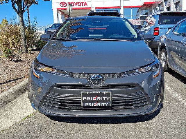Used 2026 Toyota Corolla LE w/ LE Premium Package FWD image 2