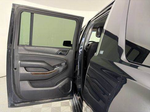 Used 2019 Chevrolet Suburban LT AWD/4WD image 12