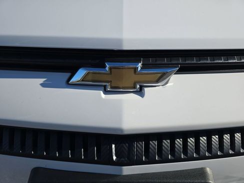 New 2026 Chevrolet Equinox EV LT image 31