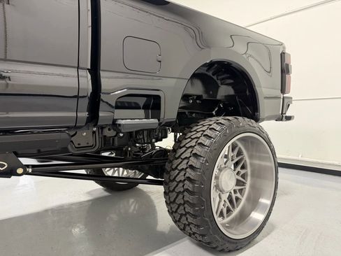 Used 2024 Ford F350 Platinum image 14