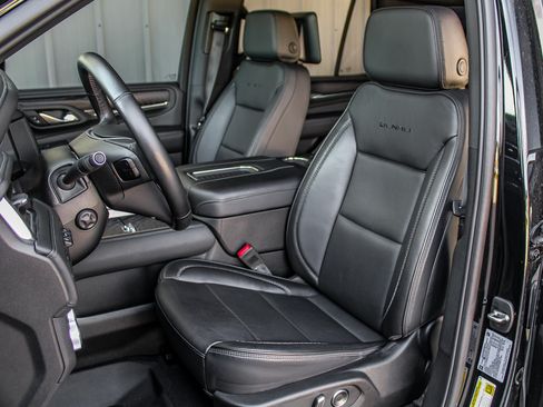 Used 2024 GMC Yukon Denali AWD/4WD image 19