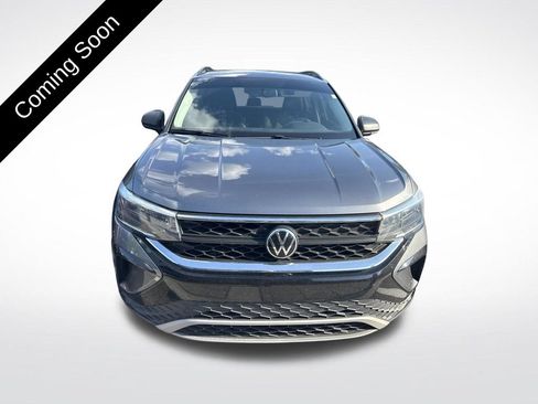 Used 2022 Volkswagen Taos S FWD image 2