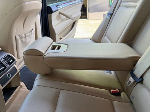 Used 2011 BMW X5 xDrive35i image 16