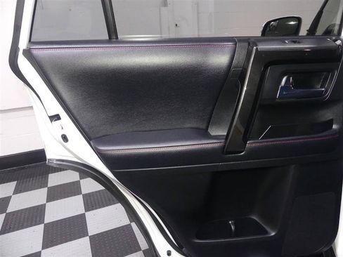 Used 2018 Toyota 4Runner TRD Off-Road Premium AWD/4WD image 24