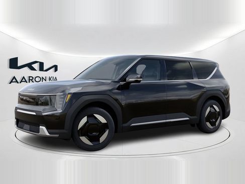 New 2026 Kia EV9 Light RWD image 3