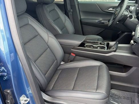 New 2026 Chevrolet Equinox LT w/ Convenience Package II AWD/4WD image 32