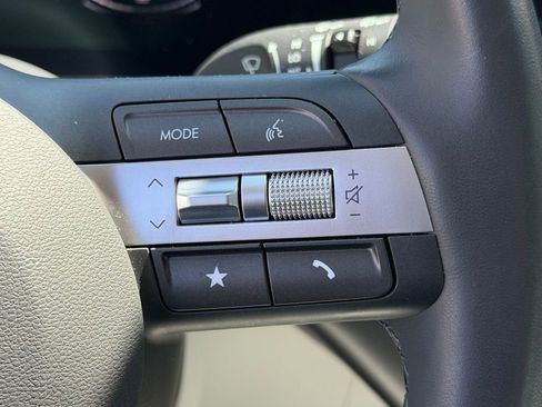 Used 2025 Hyundai Kona SEL FWD image 16