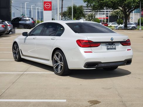 Used 2019 BMW 750i w/ M Sport Package RWD image 5