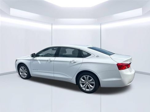 Used 2020 Chevrolet Impala LT w/ LT Convenience Package FWD image 3