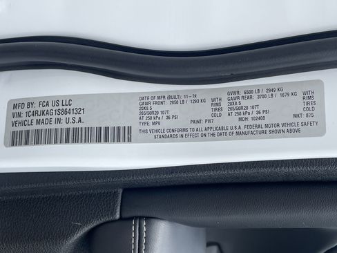 Used 2025 Jeep Grand Cherokee L Altitude AWD/4WD image 34