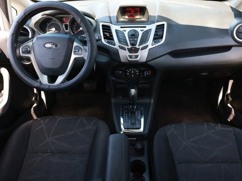 Used 2013 Ford Fiesta SE image 22
