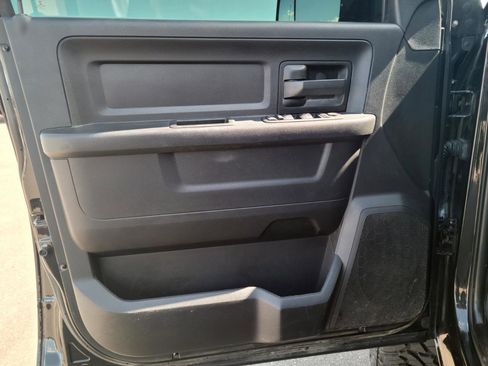 Used 2016 RAM 2500 Tradesman w/ Chrome Appearance Group AWD/4WD image 8