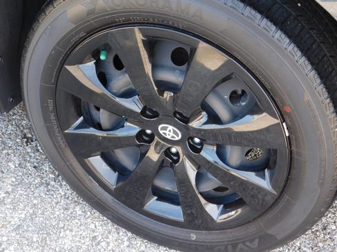 Used 2023 Toyota Corolla LE FWD image 9
