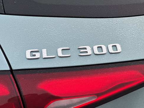 Used 2025 Mercedes-Benz GLC 300 GLC 300 image 27