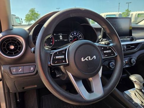 Used 2024 Kia Forte LXS w/ LXS Technology Package FWD image 9