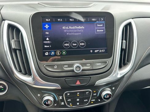 Used 2021 Chevrolet Equinox Premier image 18