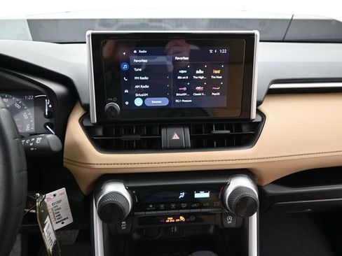 Used 2025 Toyota RAV4 LE image 7