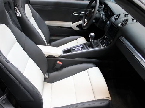 New 2024 Porsche 718 Boxster image 19