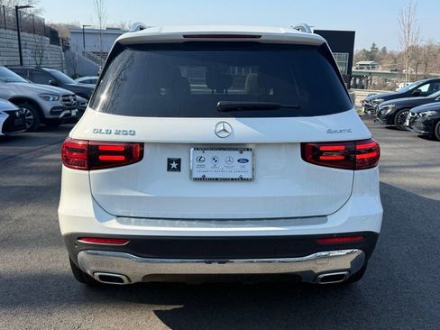 New 2026 Mercedes-Benz GLB 250 4MATIC image 6