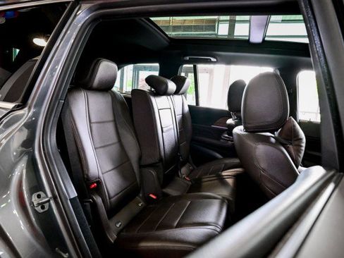 Used 2021 Mercedes-Benz GLS 450 4MATIC image 23