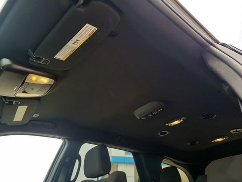 Used 2025 Dodge Durango GT RWD image 14