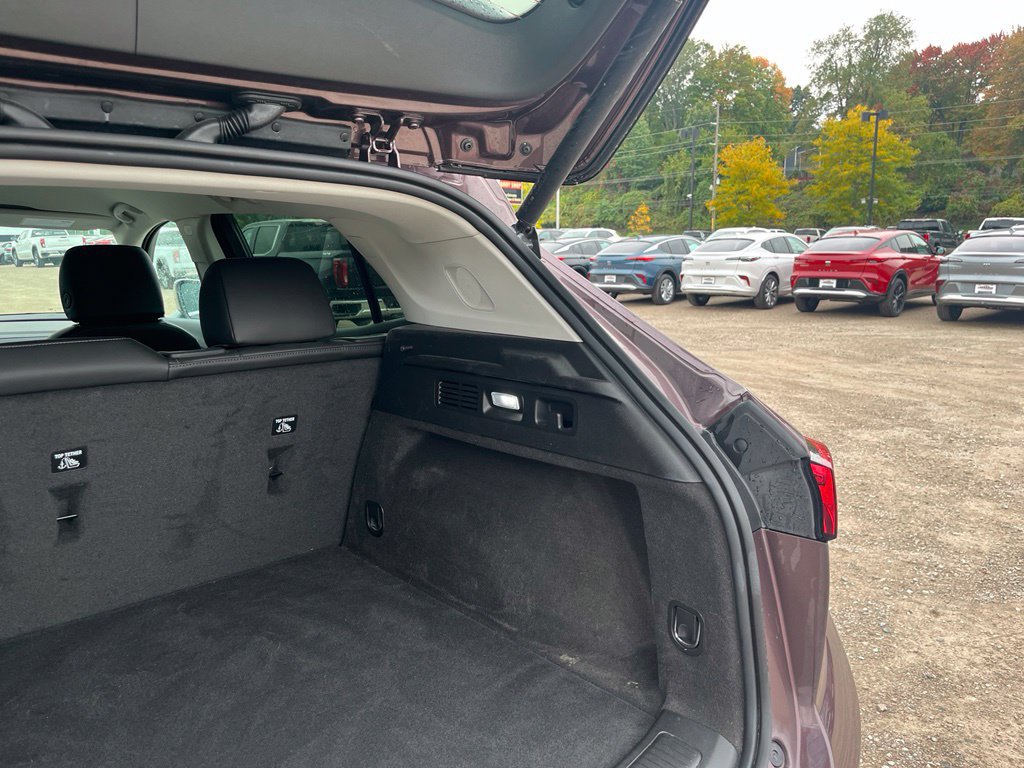Used 2025 Buick Envision Preferred AWD/4WD image 16