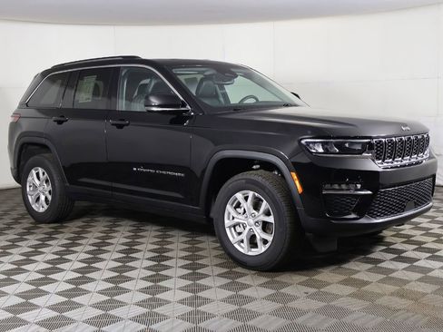 Used 2023 Jeep Grand Cherokee Limited AWD/4WD image 2