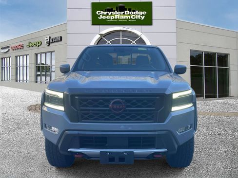Used 2023 Nissan Frontier PRO-4X w/ Technology Package AWD/4WD image 2