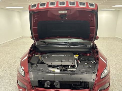 Used 2017 Jeep Cherokee Latitude w/ Cold Weather Group image 16