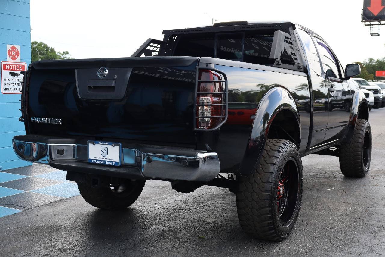 Used 2013 Nissan Frontier SV w/ SV Value Truck Pkg AWD/4WD image 4