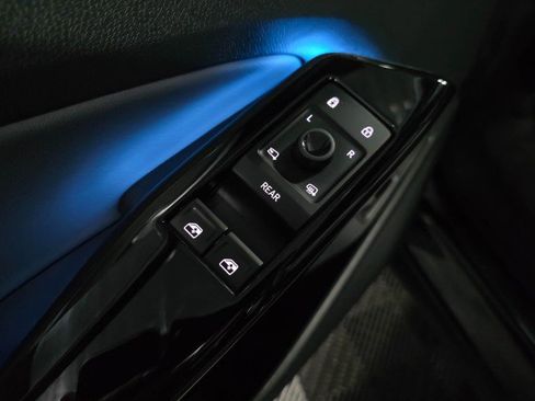 Used 2021 Volkswagen ID.4 Pro S image 32