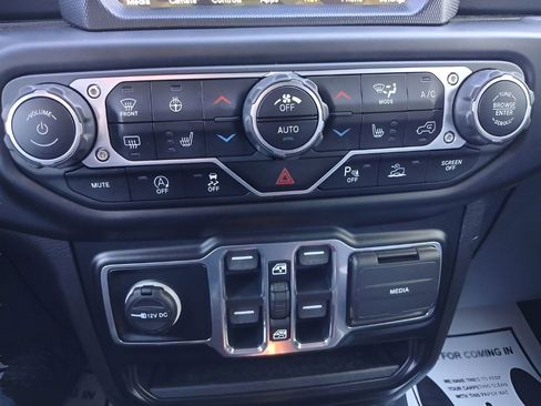 Used 2022 Jeep Wrangler Unlimited Sahara w/ LED Lighting Group image 13