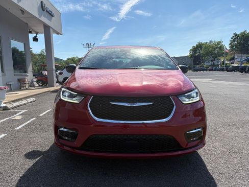 New 2026 Chrysler Pacifica Select FWD image 4