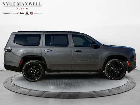 New 2026 Jeep Grand Wagoneer Limited AWD/4WD image 17