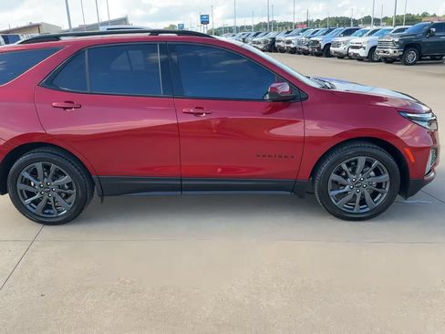 Used 2022 Chevrolet Equinox RS FWD image 2