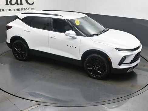 Used 2024 Chevrolet Blazer LT w/ Sound & Technology Package AWD/4WD image 38